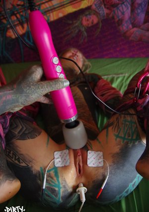 Dirty Dreaz Filmz pleased to share with you xxx picture gallery with missy in humilation scene