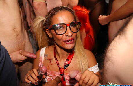 Brit Sex Cash invite you to explore free pics featuring Alexxa Vice in gangbang action