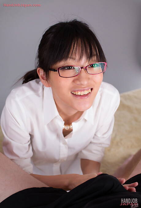 Handjob Japan invites you to browse their free photos with Mikami Ayaka in jerks off dick